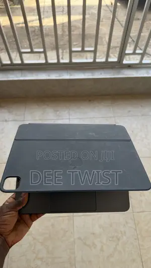 Apple iPad Pro 13 (2025) 32 GB Black