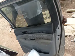 Toyota Tacoma 05 to 15 Passager Side Back Door