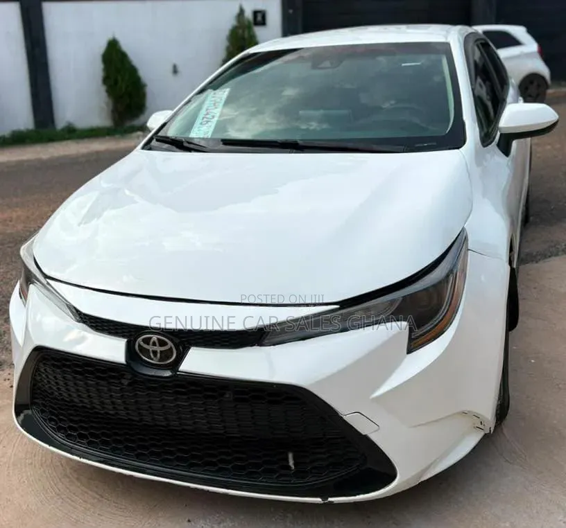 Toyota Corolla LE 2020 White