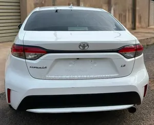 Toyota Corolla LE 2020 White