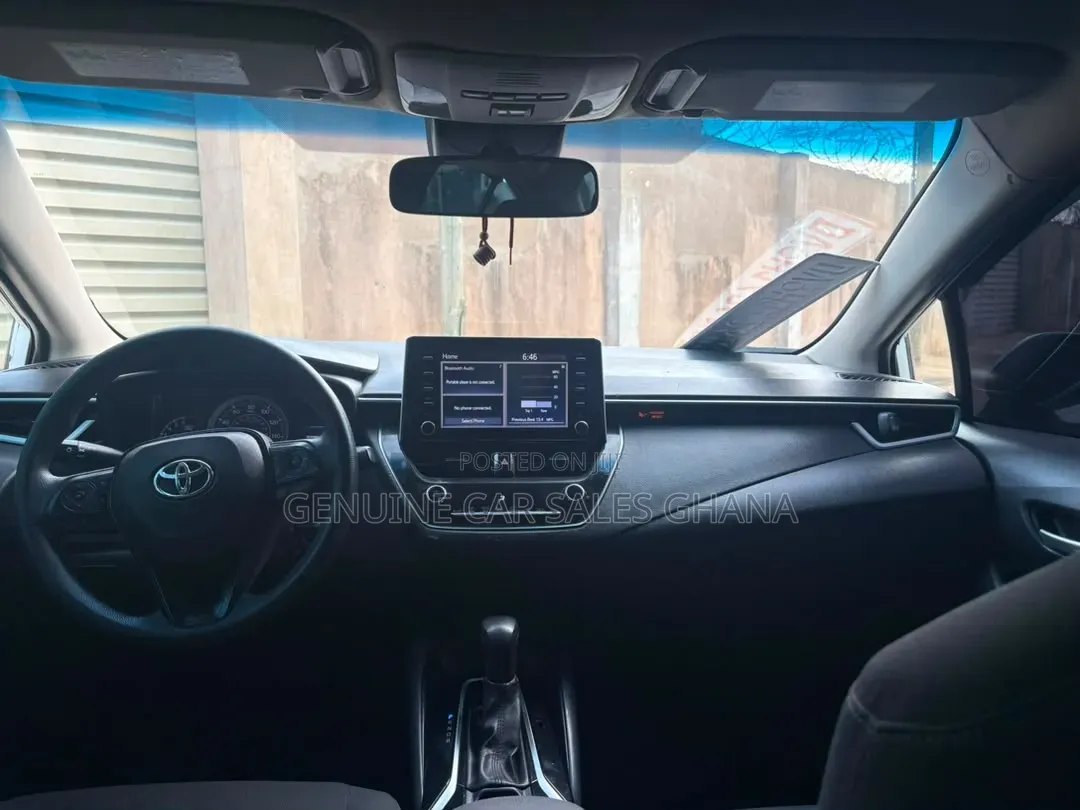Toyota Corolla LE 2020 White