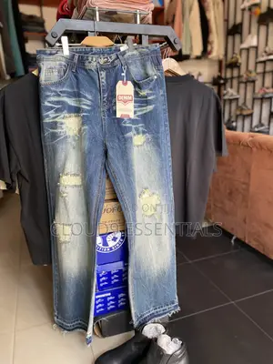 Trendy Ripped & Repaired Men's Denim Jeans