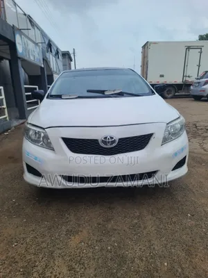 Toyota Corolla LE 4dr Sedan (1.8L 4cyl 4A) 2010 White