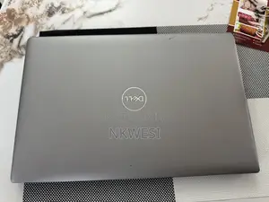Laptop Dell Latitude 5520 16GB Intel Core i7 SSD 512GB