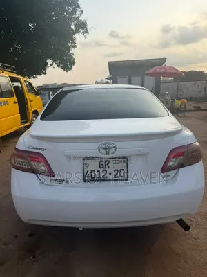Toyota Camry LE 4dr Sedan (2.5L 4cyl 6AM) 2010 White
