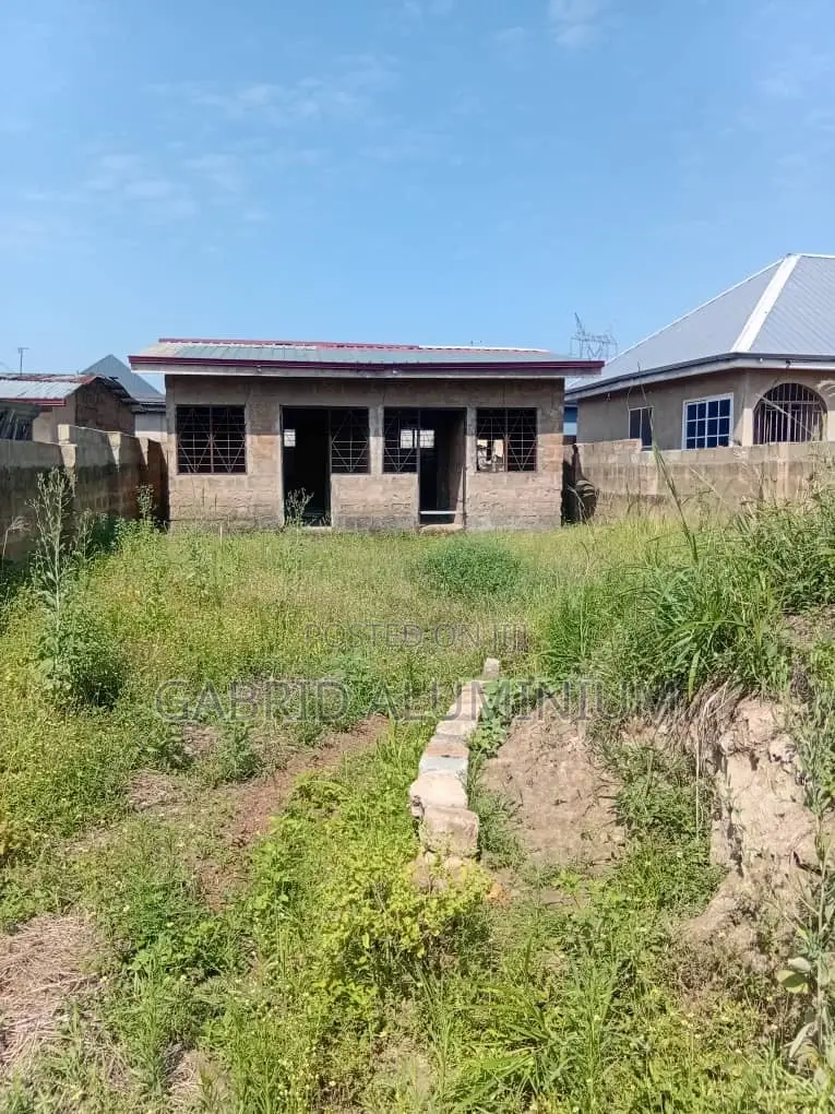 1bdrm House in Olebu for Sale