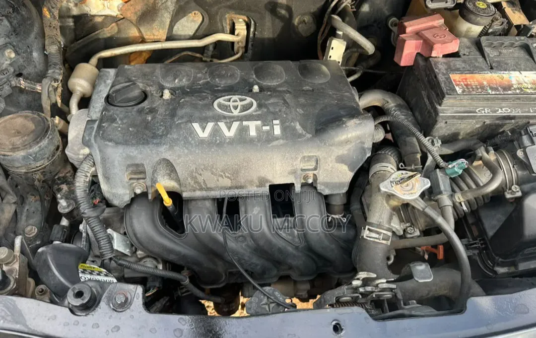 Toyota Vitz 1.5 FWD 5dr 2010 Black