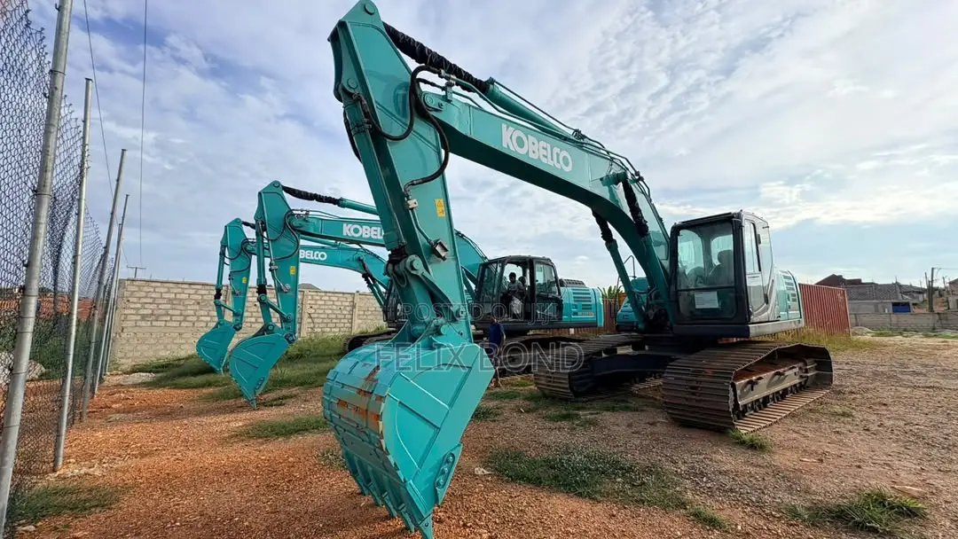 Kobelco Excavator 220