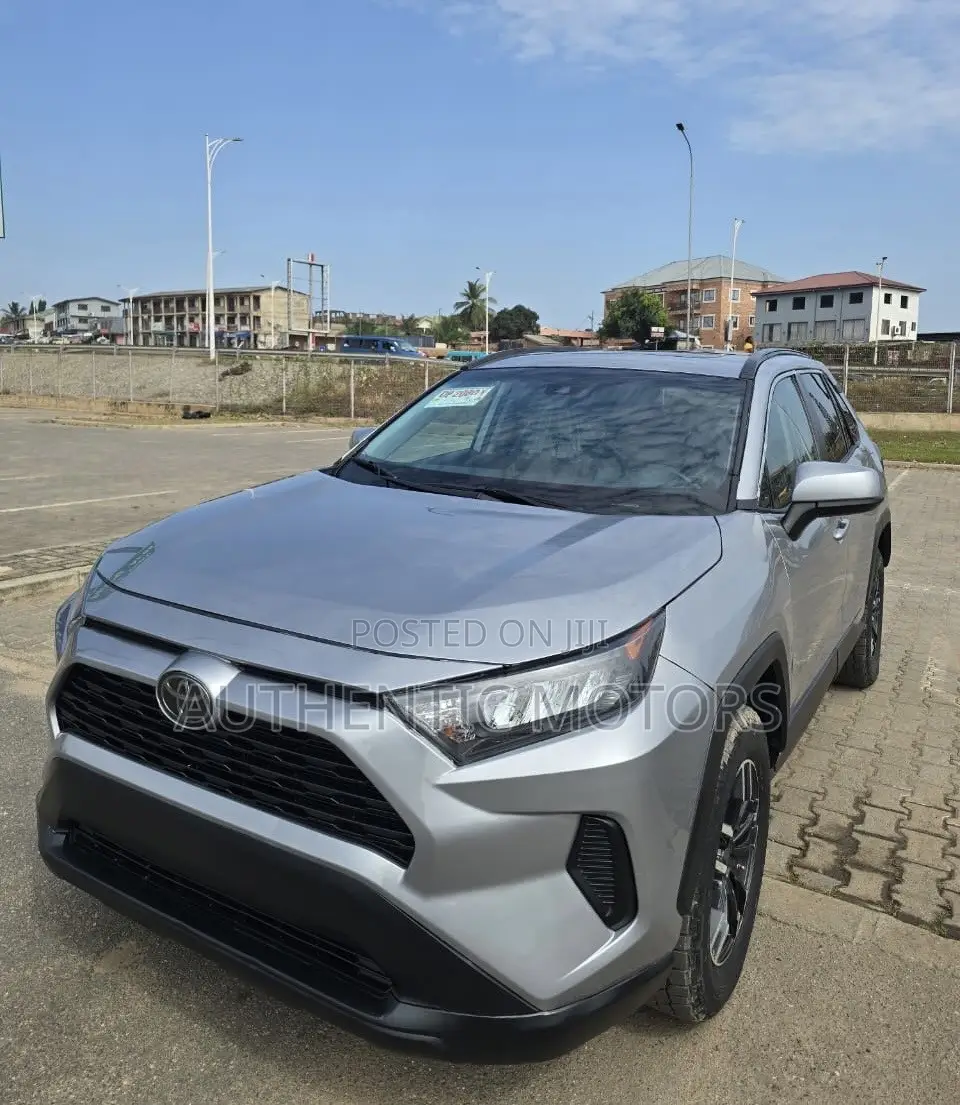 Toyota RAV4 XLE AWD 2020 Silver