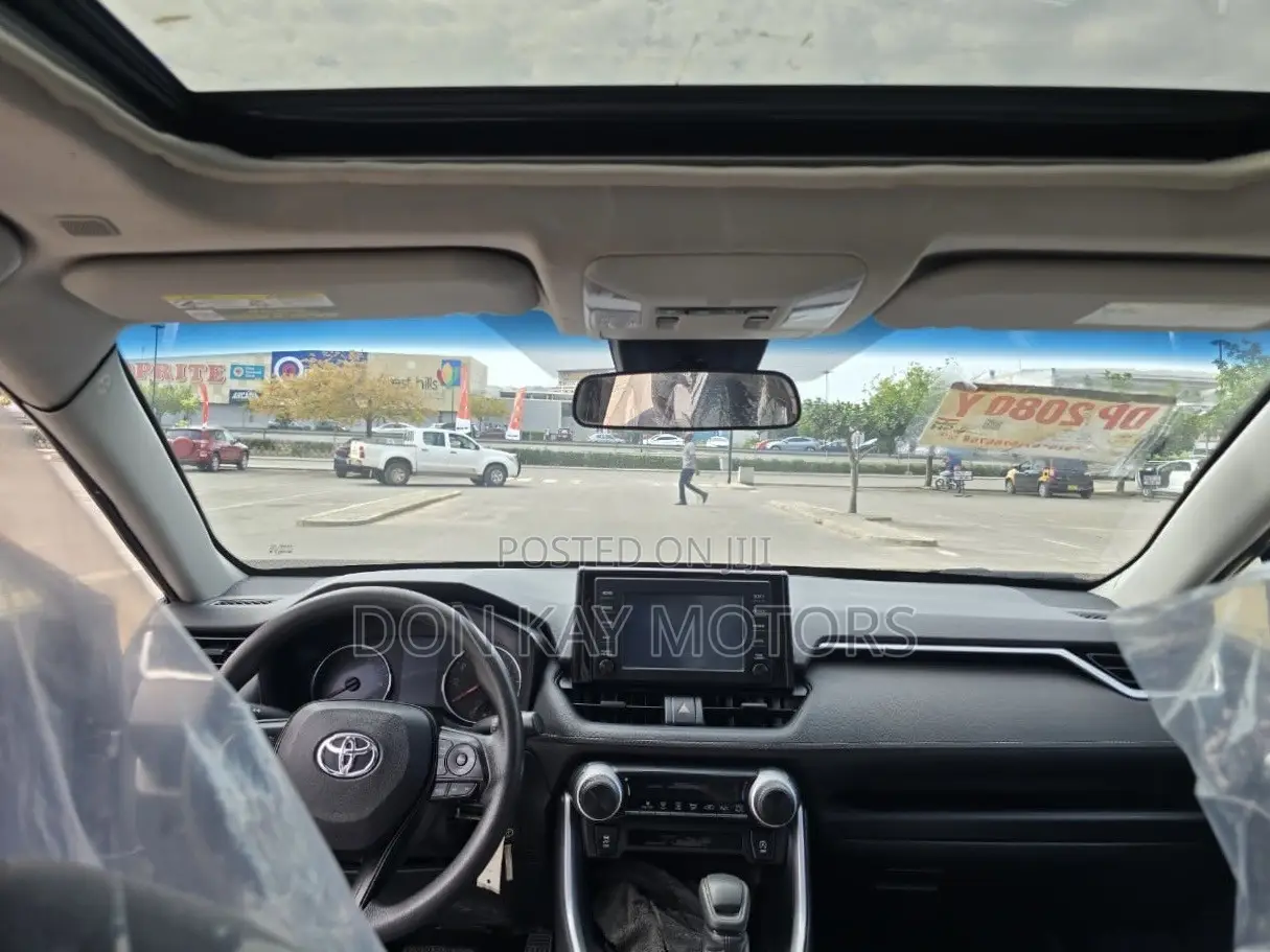 Toyota RAV4 XLE AWD 2020 Silver