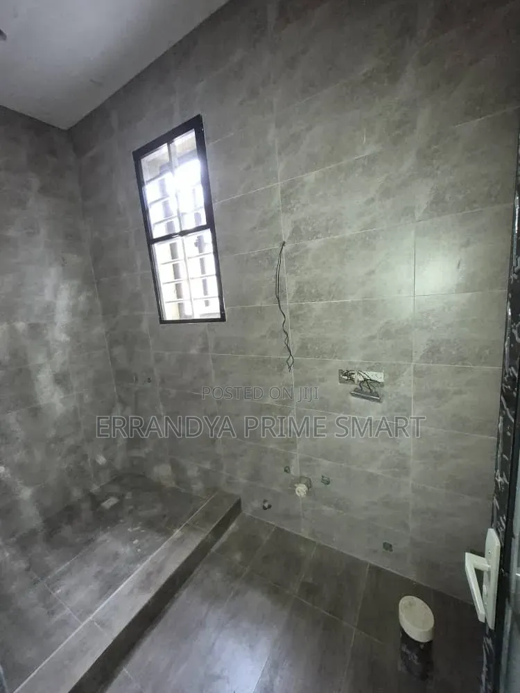 4bdrm House in Estate, Police Station for sale