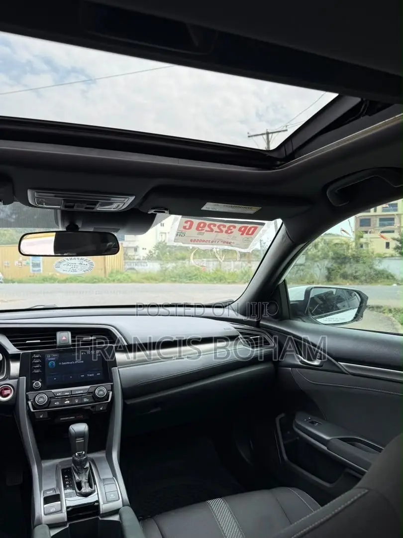Honda Civic EX Hatchback 2019 White
