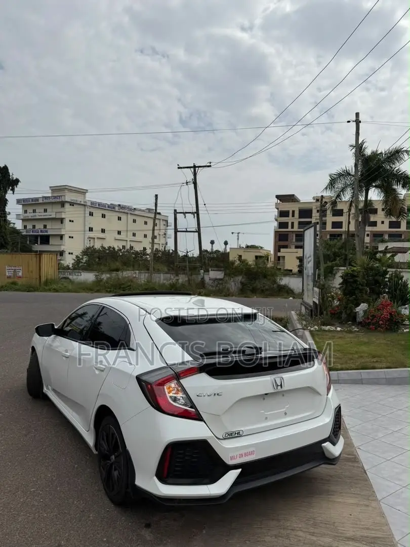 Honda Civic EX Hatchback 2019 White