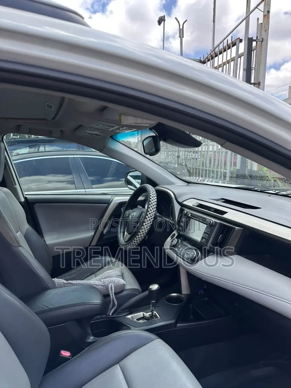 Toyota RAV4 Limited 4dr SUV AWD (2.5L 4cyl 6A) 2015 White