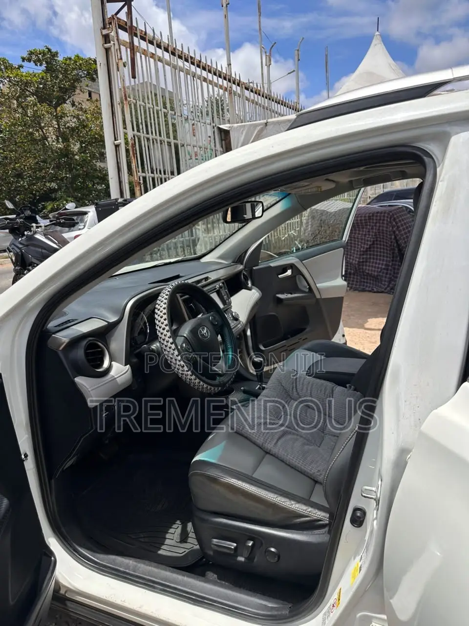 Toyota RAV4 Limited 4dr SUV AWD (2.5L 4cyl 6A) 2015 White