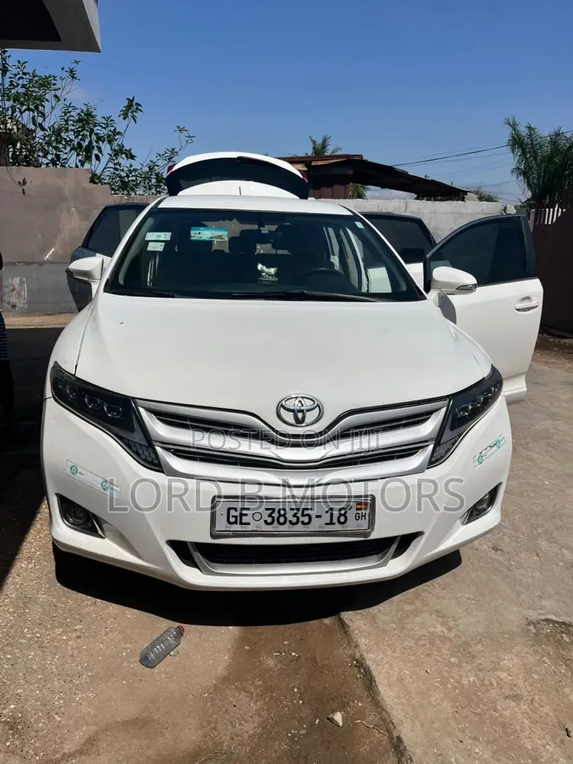 Toyota Venza XLE 4dr Wagon (3.5L 6cyl 6A) 2015 White
