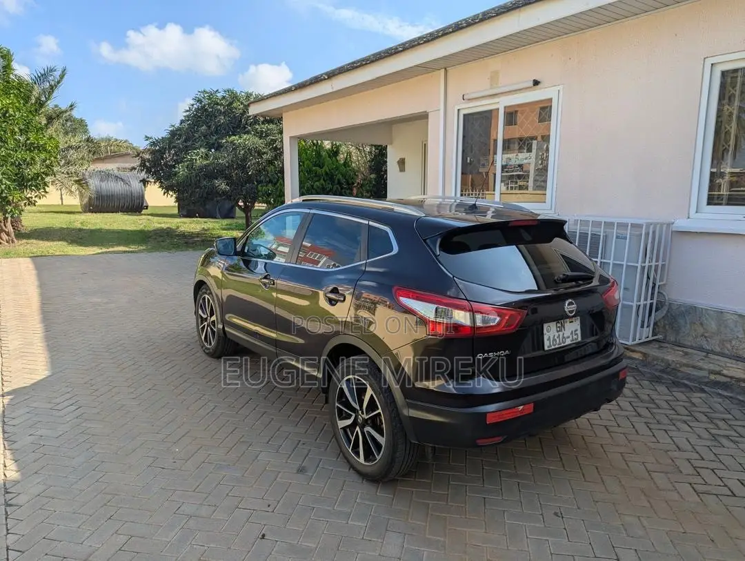 Nissan Qashqai 2015 Brown