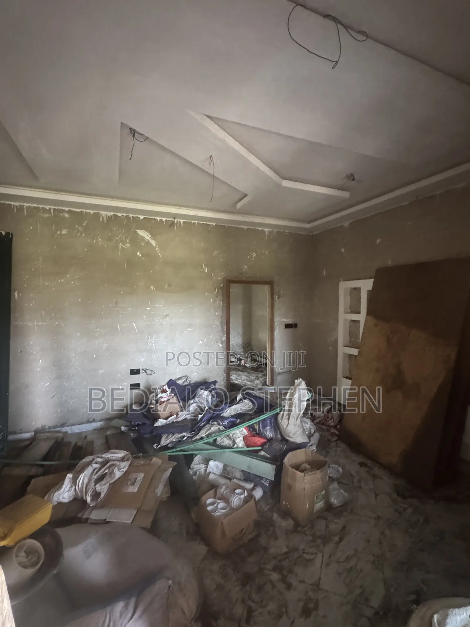 Furnished 4bdrm Block of Flats in Owner, Techiman Municipal for sale