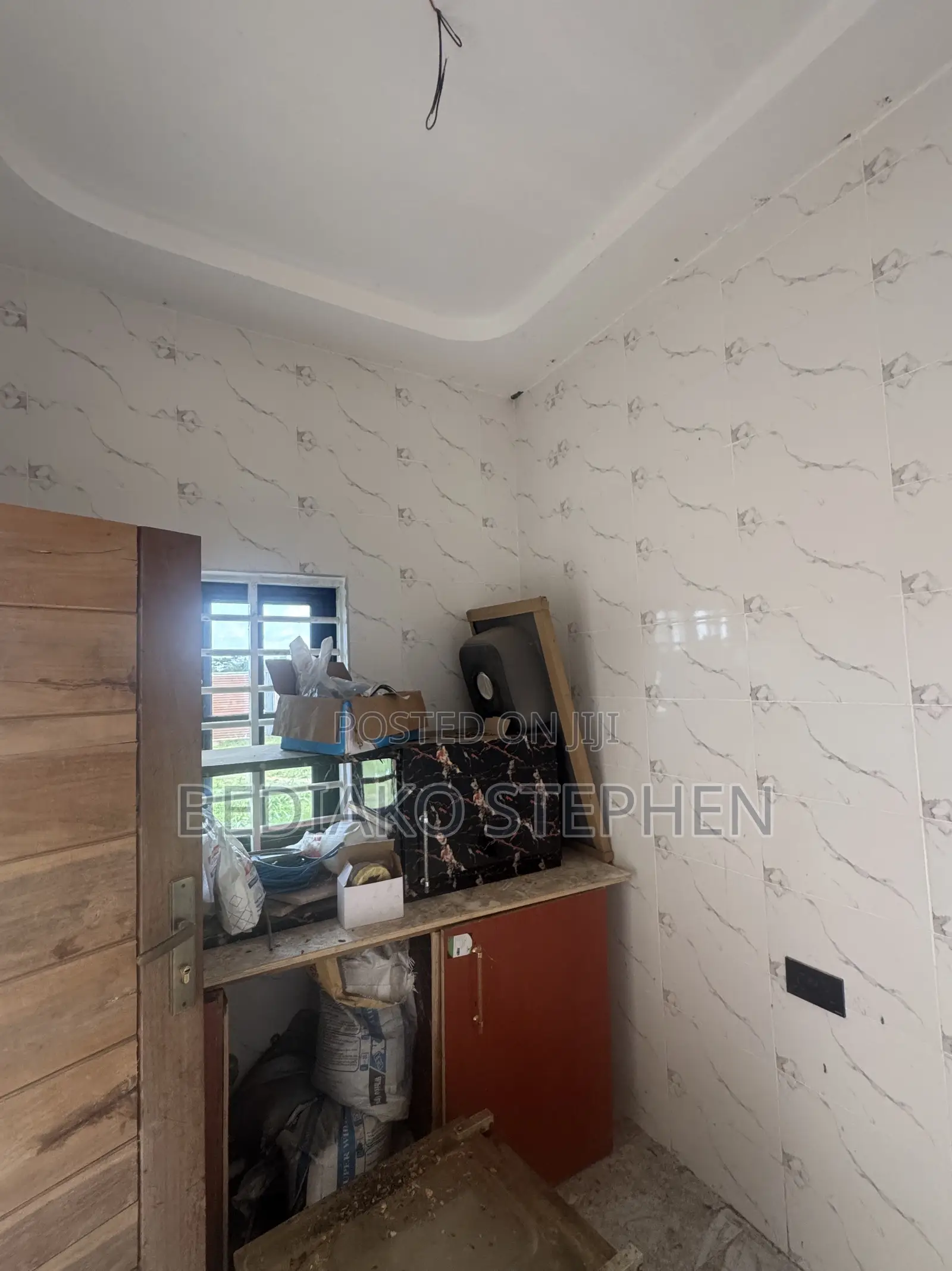 Furnished 4bdrm Block of Flats in Owner, Techiman Municipal for sale