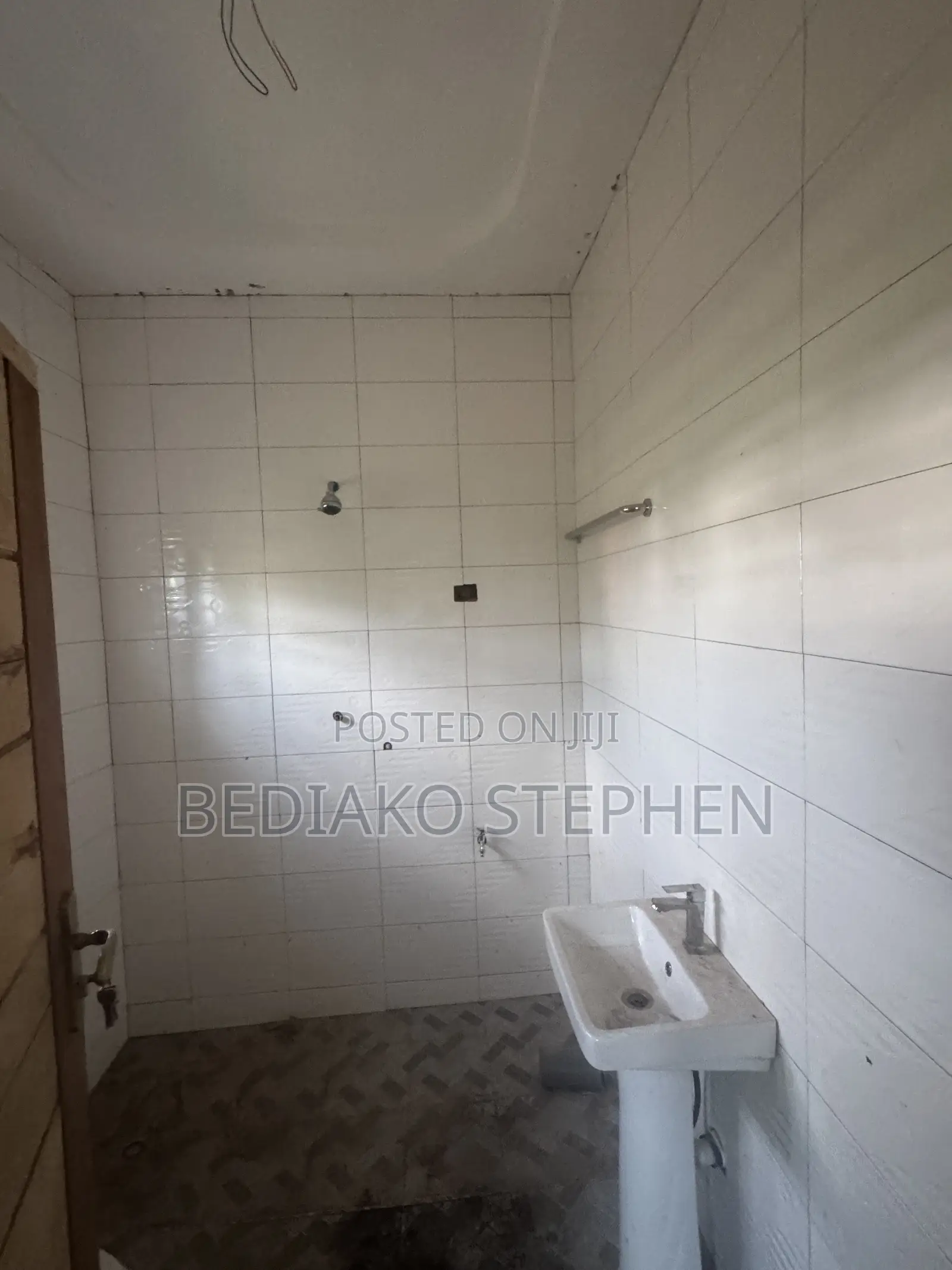Furnished 4bdrm Block of Flats in Owner, Techiman Municipal for sale