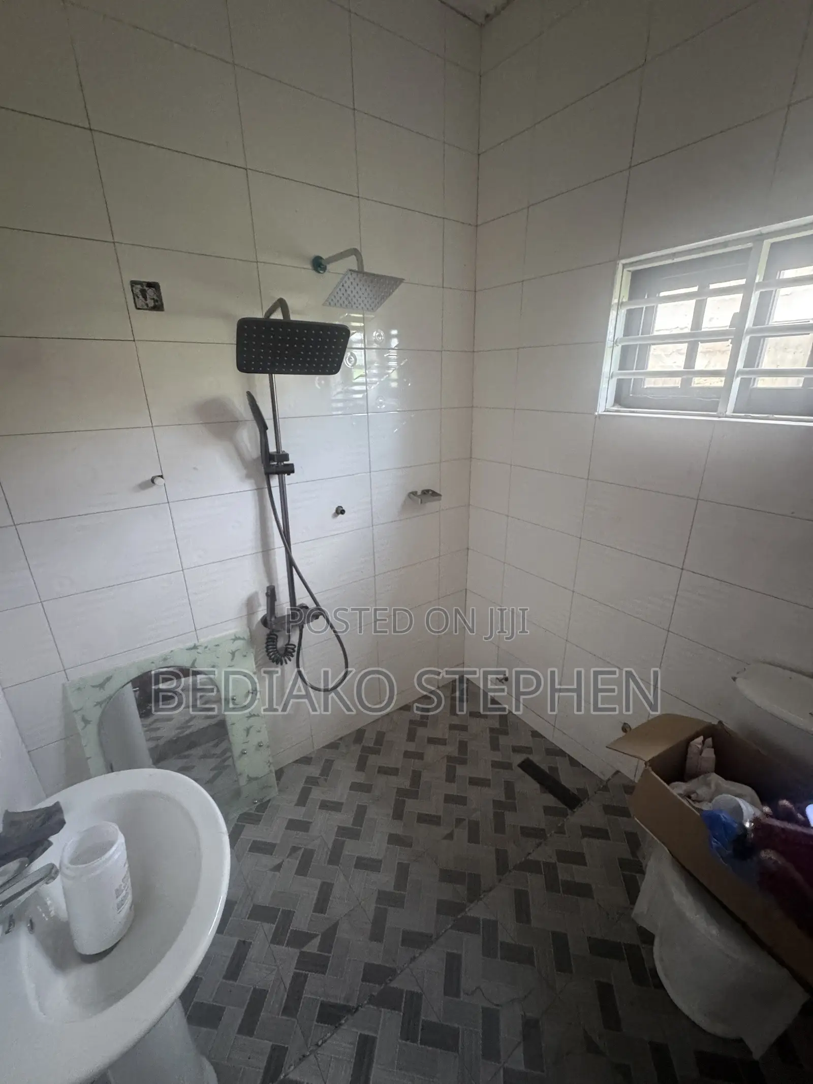 Furnished 4bdrm Block of Flats in Owner, Techiman Municipal for sale