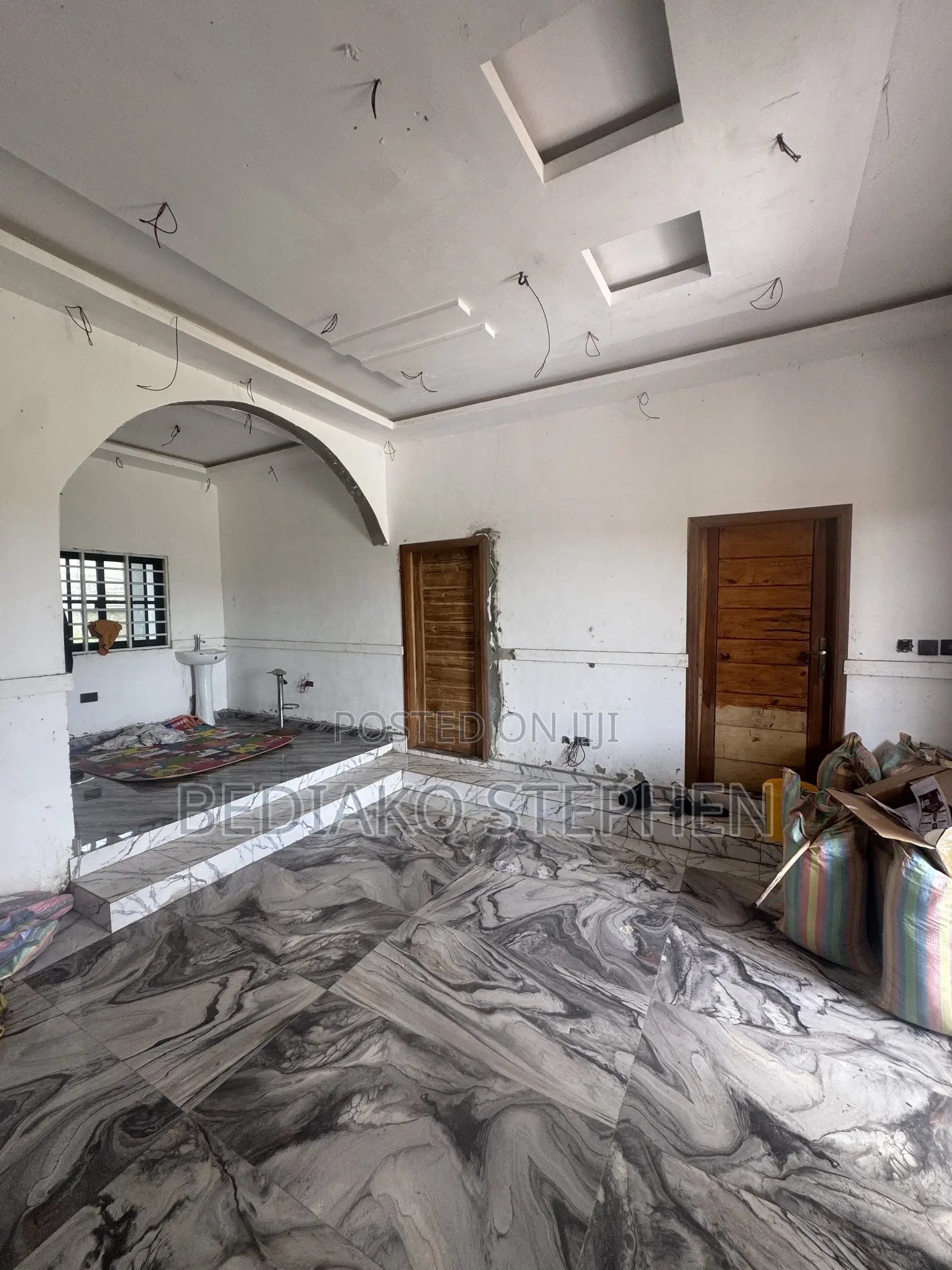 Furnished 4bdrm Block of Flats in Owner, Techiman Municipal for sale