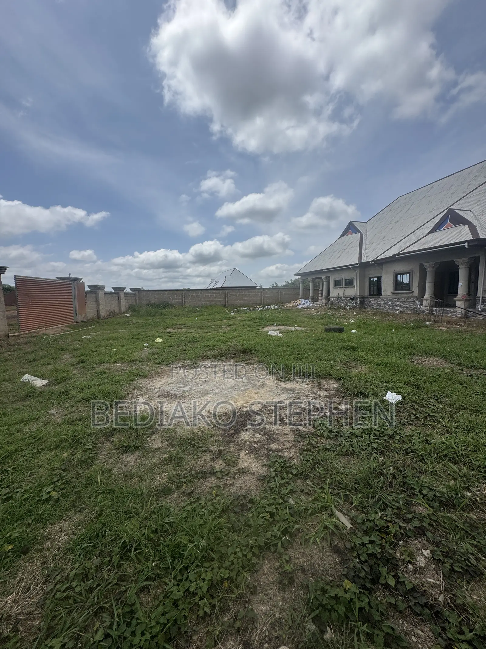Furnished 4bdrm Block of Flats in Owner, Techiman Municipal for sale