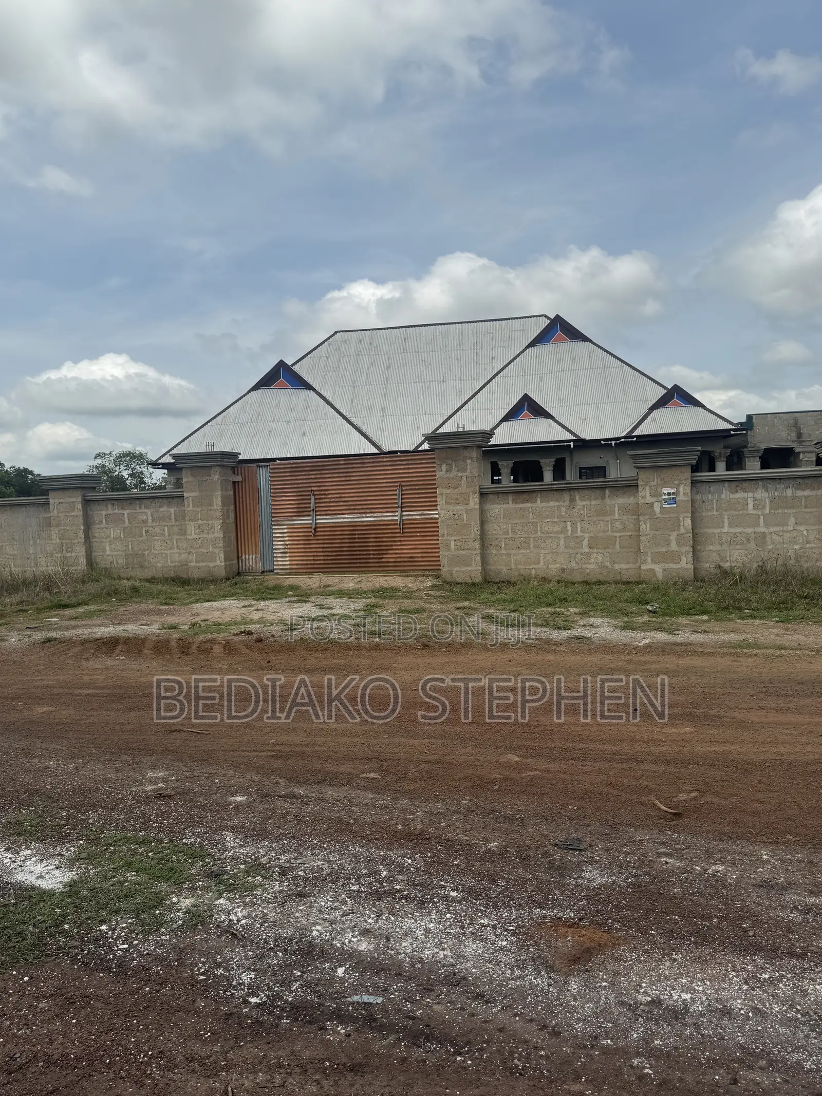 Furnished 4bdrm Block of Flats in Owner, Techiman Municipal for sale
