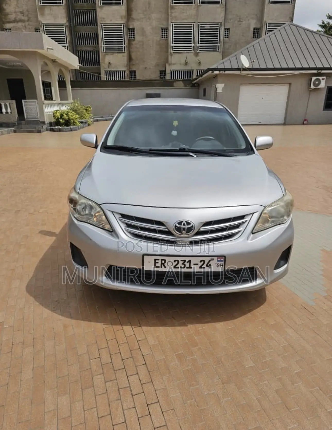 Toyota Corolla L 4-Speed Automatic 2013 Silver