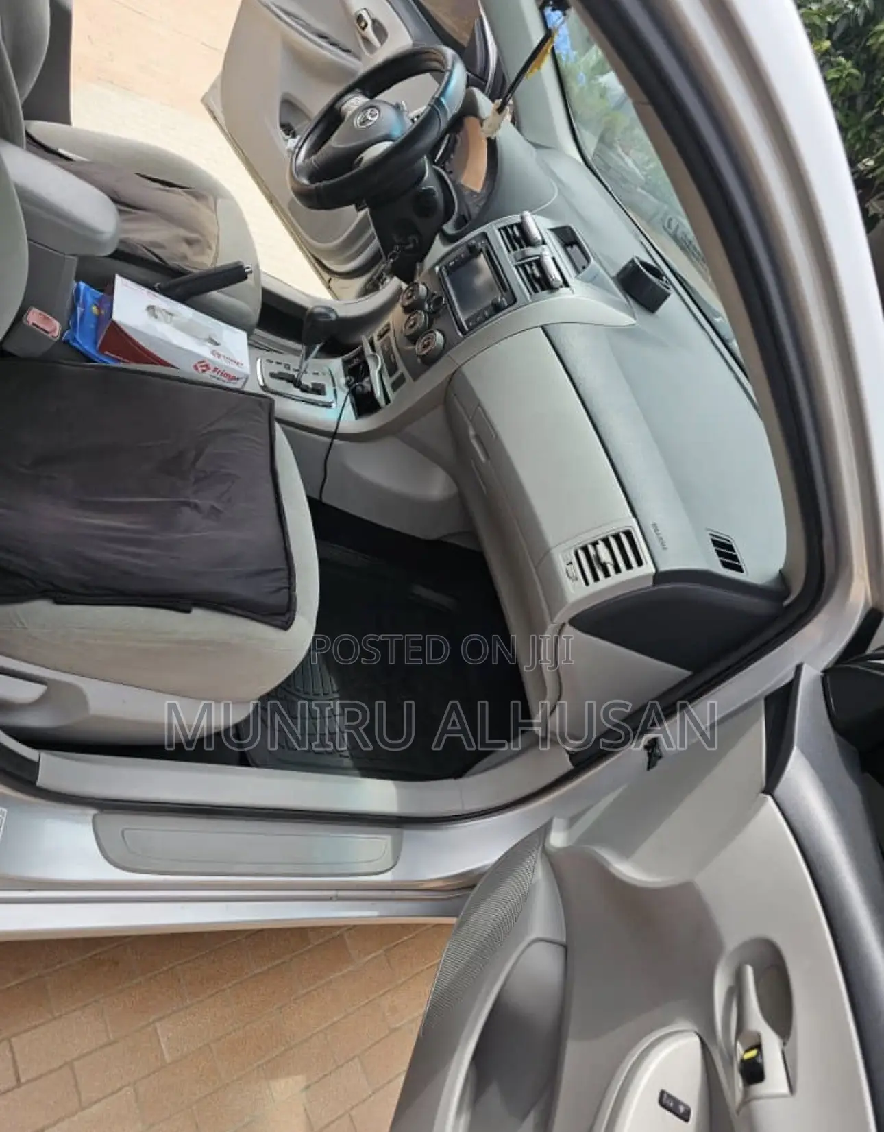 Toyota Corolla L 4-Speed Automatic 2013 Silver
