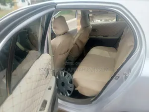 Toyota Vitz 2010 Silver
