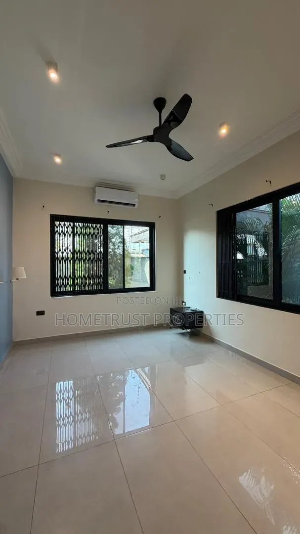 3bdrm Apartment in Achimota Tantra, Unity Closed for rent