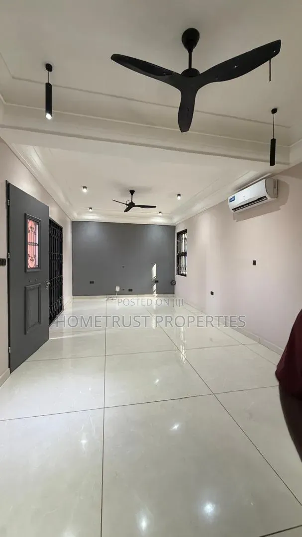 3bdrm Apartment in Achimota Tantra, Unity Closed for rent