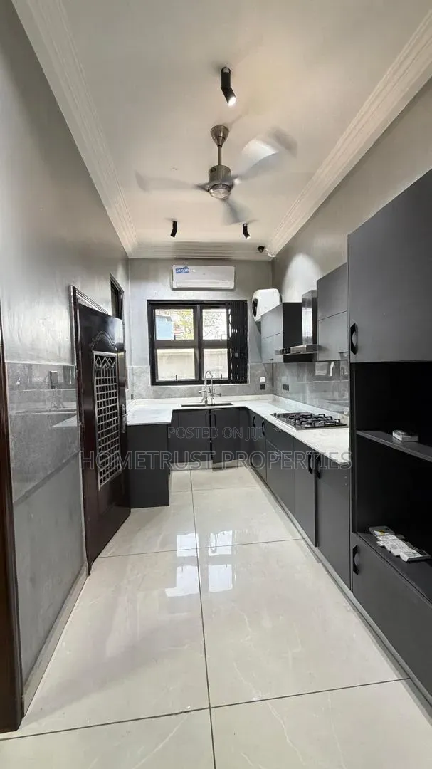 3bdrm Apartment in Achimota Tantra, Unity Closed for rent