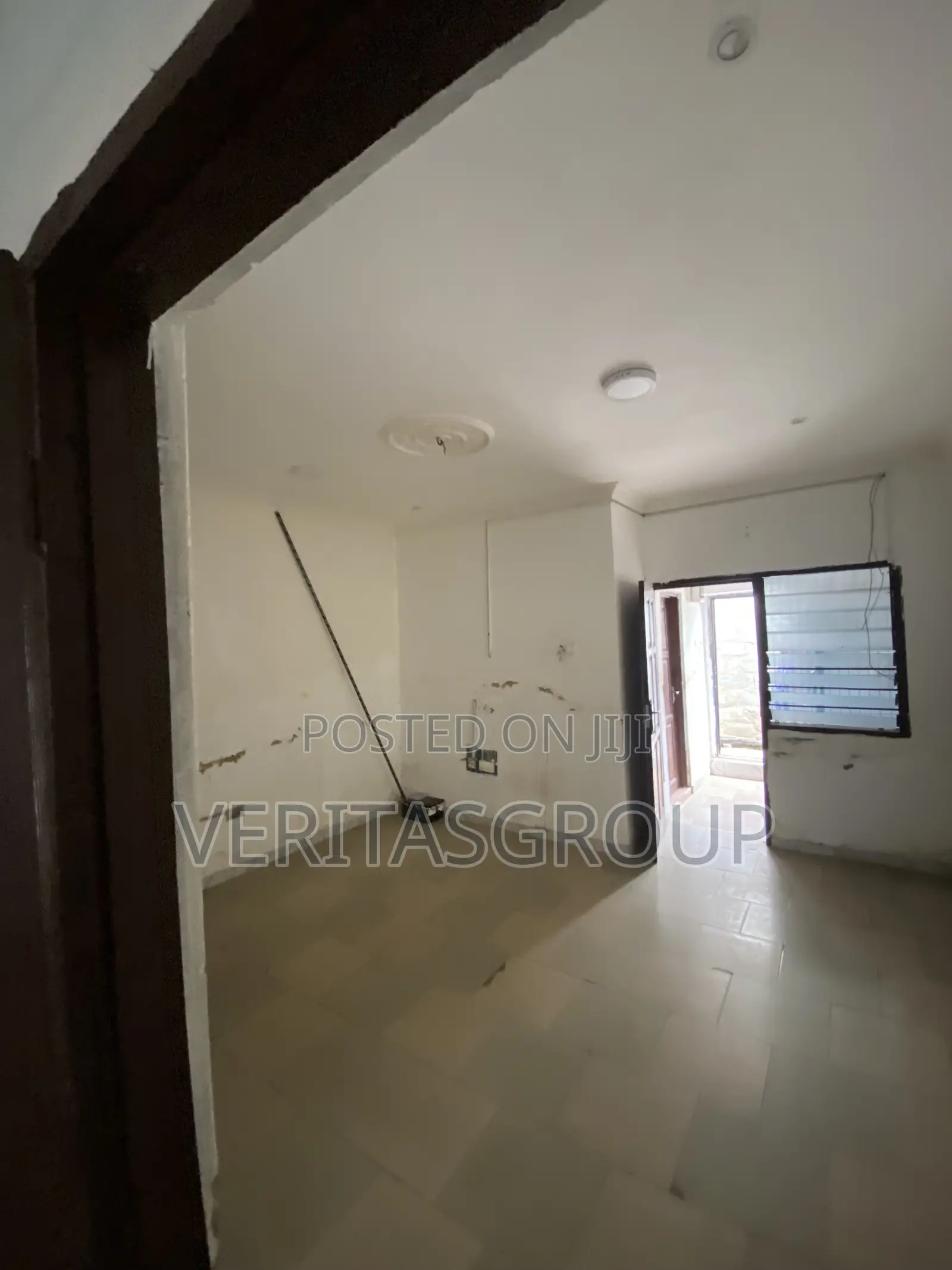 1bdrm Room & Parlour in Adjiriganor for rent