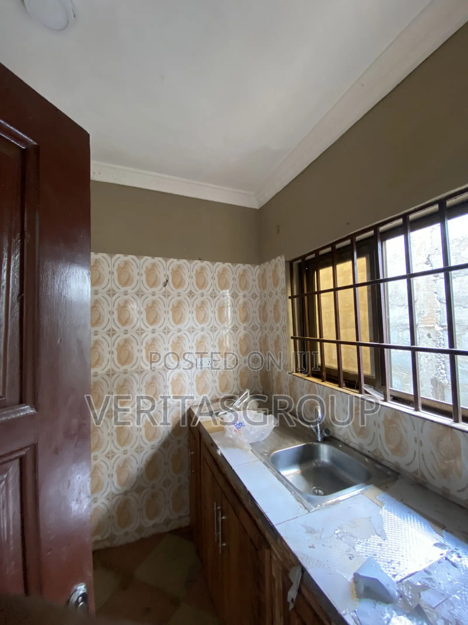 1bdrm Room & Parlour in Adjiriganor for rent