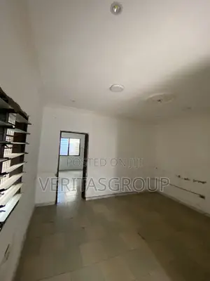 1bdrm Room & Parlour in Adjiriganor for rent