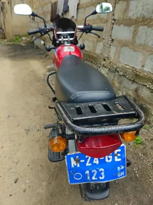 Bajaj Boxer 125 2024 Red