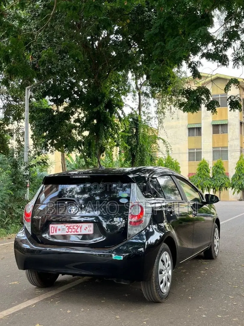 Toyota Aqua 2014 Black