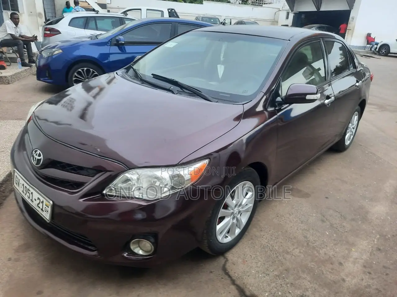 Toyota Corolla LE 4dr Sedan (1.8L 4cyl 4A) 2012