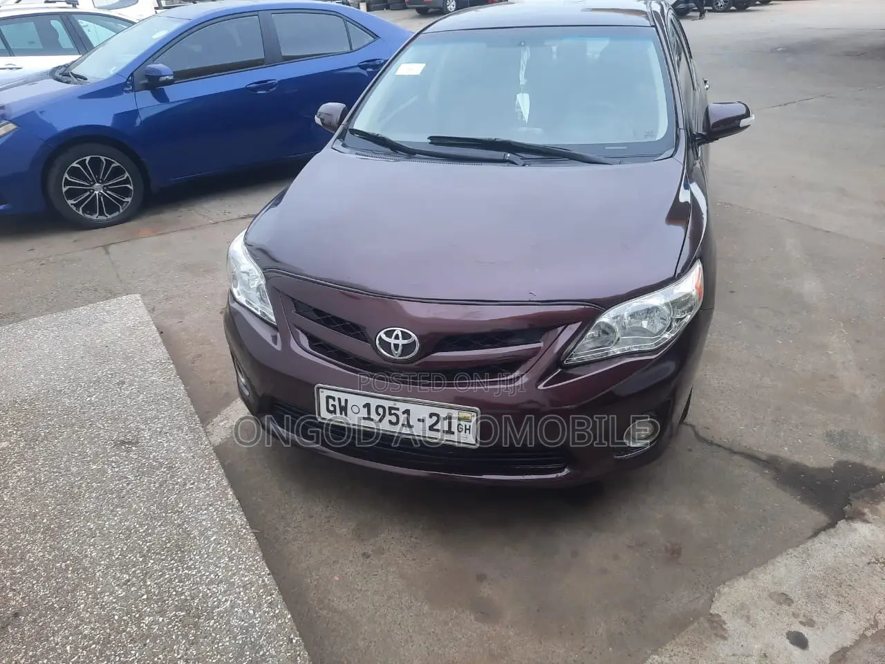 Toyota Corolla LE 4dr Sedan (1.8L 4cyl 4A) 2012
