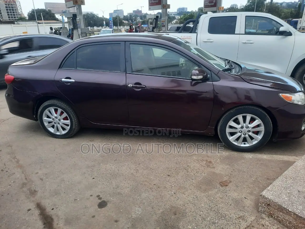 Toyota Corolla LE 4dr Sedan (1.8L 4cyl 4A) 2012