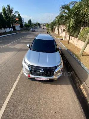 Mitsubishi Outlander SE 2022 Silver