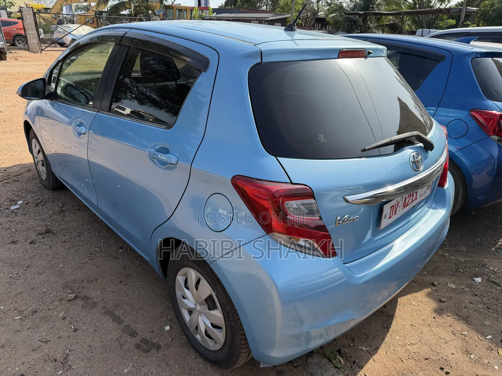 Toyota Vitz 1.3 FWD 5dr 2015 Blue