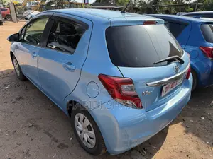 Toyota Vitz 1.3 FWD 5dr 2015 Blue