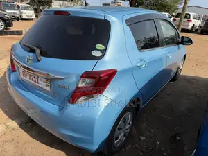 Toyota Vitz 1.3 FWD 5dr 2015 Blue