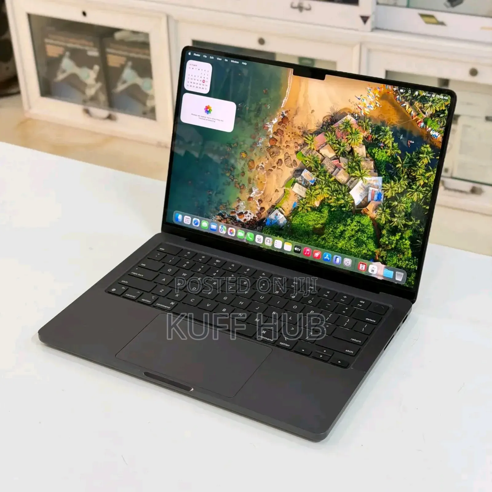 New Laptop Apple MacBook Pro 2022 M2 16GB Apple M2 SSD 512GB
