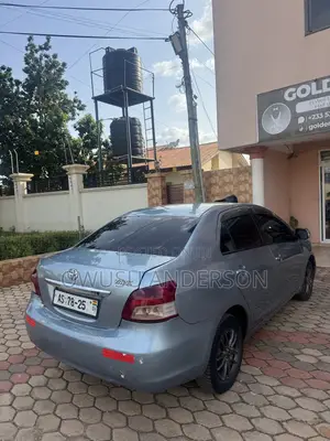 Toyota Belta 2010 Blue