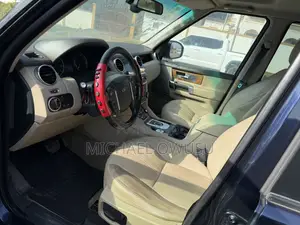 Land Rover Discovery 2016 Blue