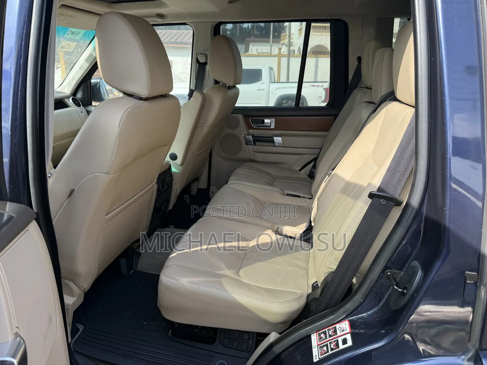 Land Rover Discovery 2016 Blue